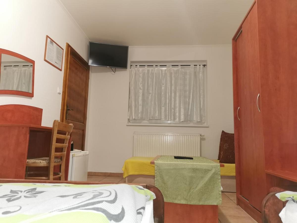 Penzion Rudolf Prievidza Exteriör bild