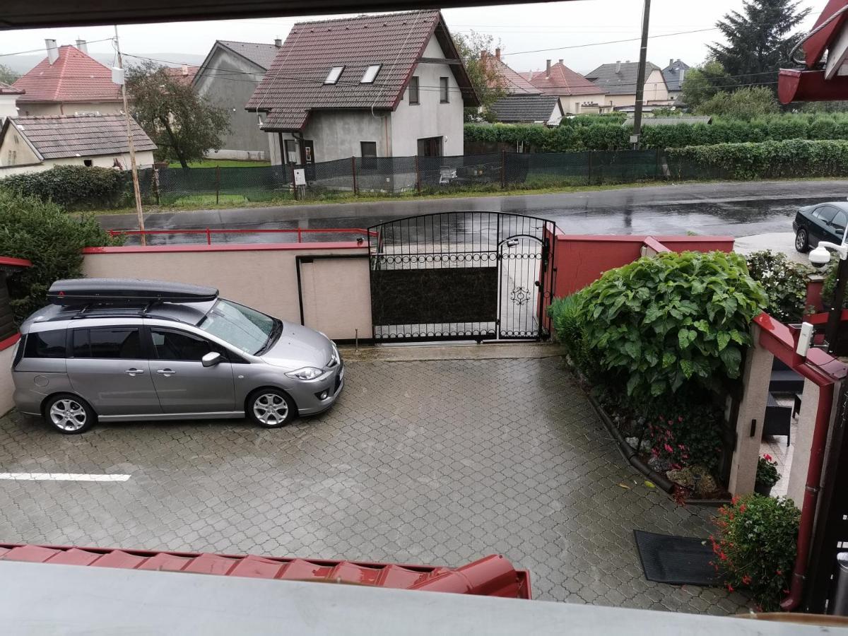 Penzion Rudolf Prievidza Exteriör bild