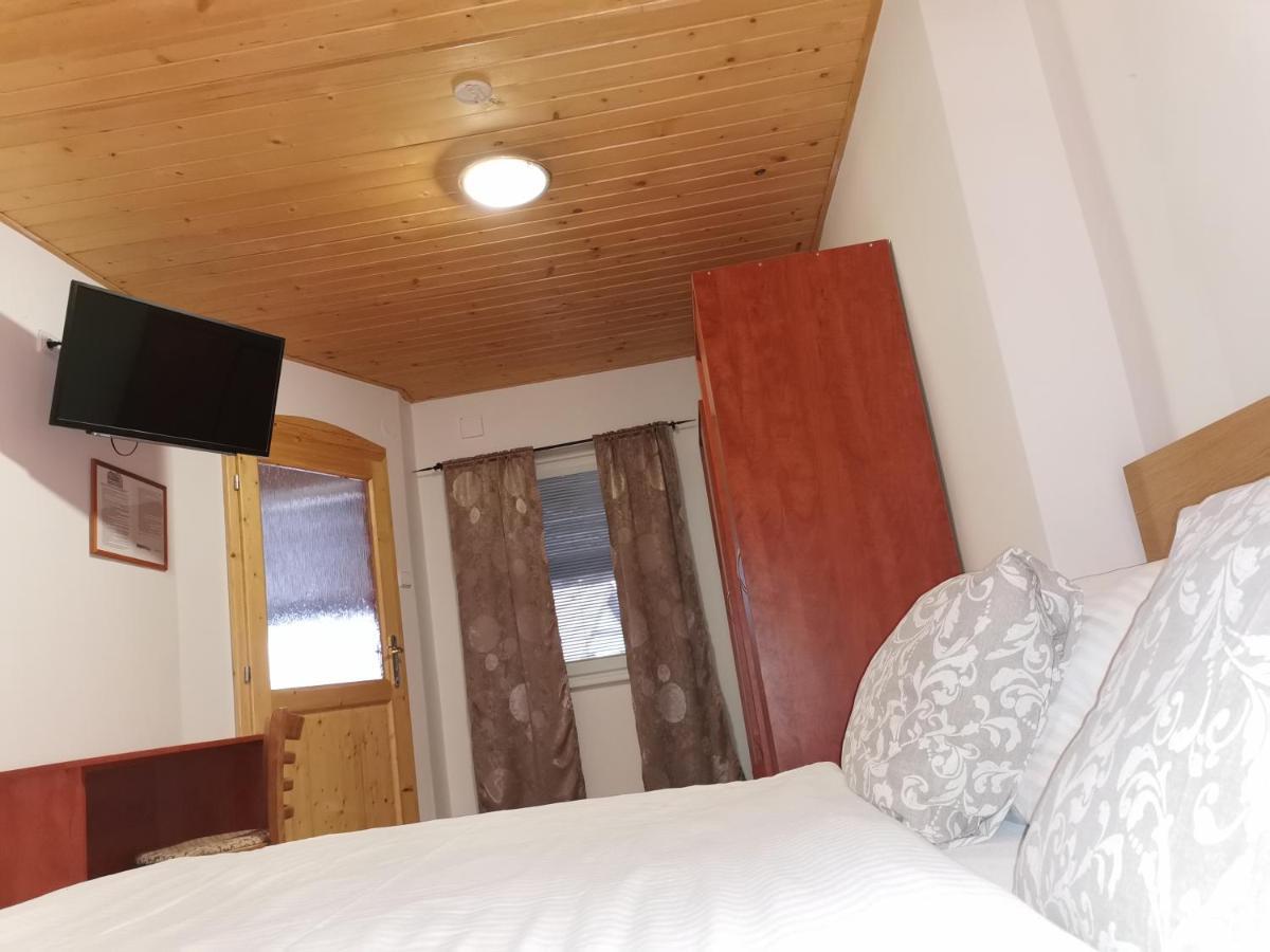 Penzion Rudolf Prievidza Exteriör bild